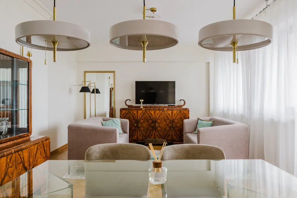 Frame from an apartment with Art Deco furniture
