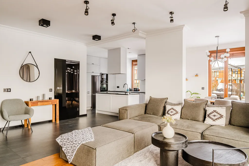 Frame from an apartment with timber windows