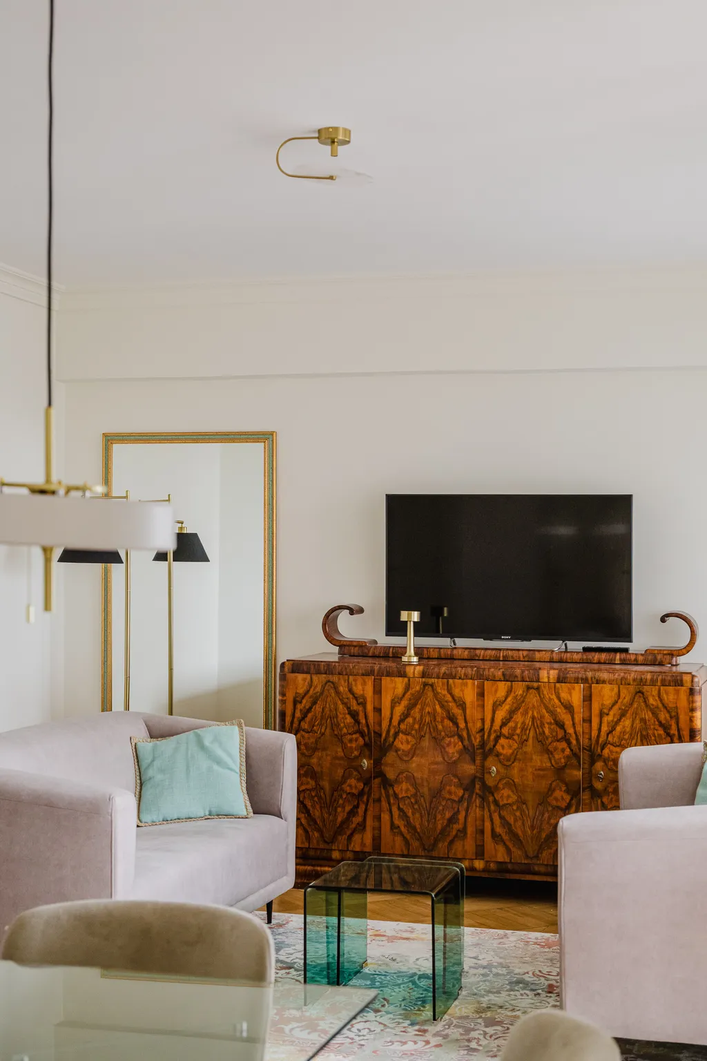 Frame from an apartment with Art Deco furniture
