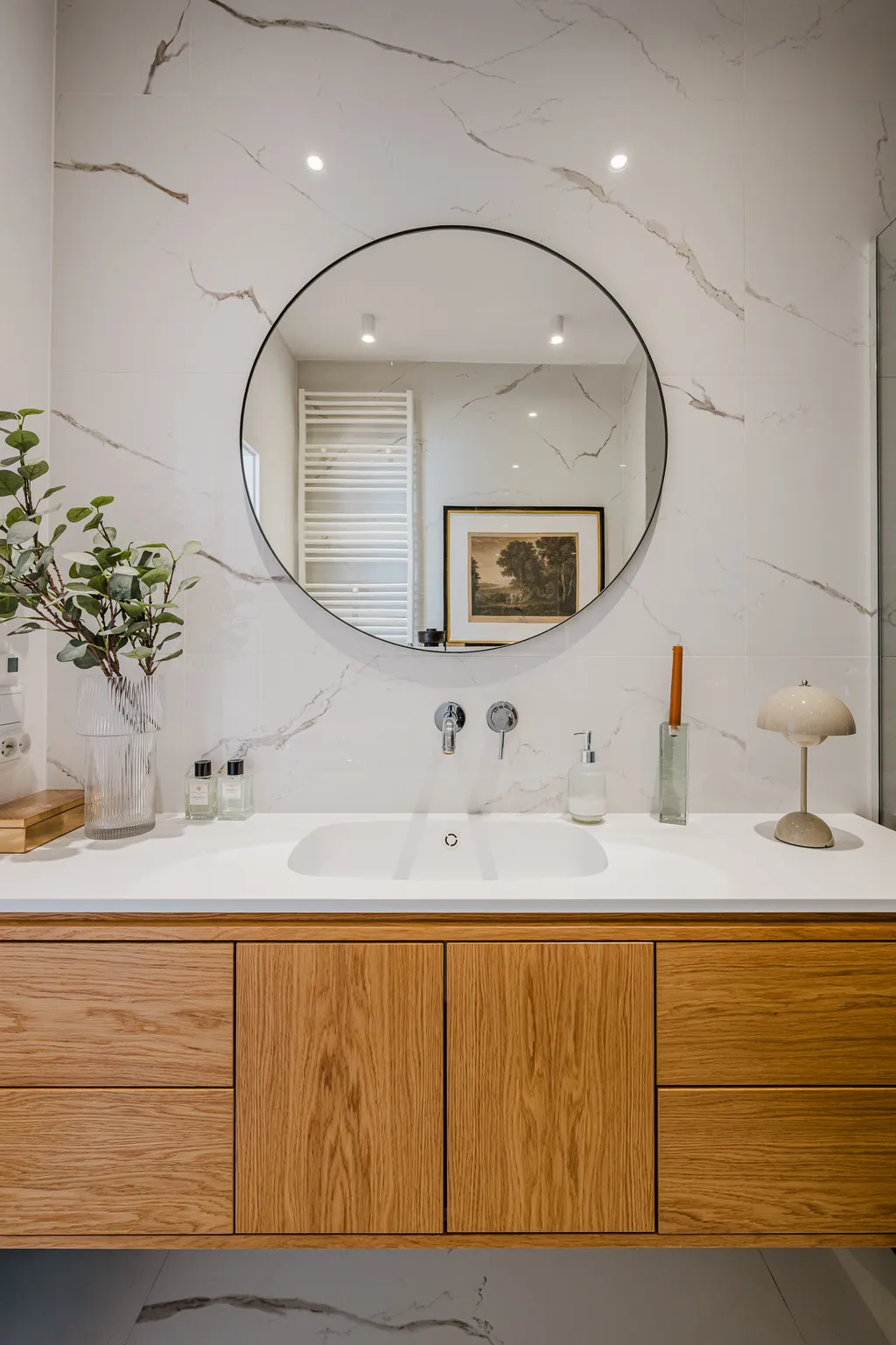 Frame from an apartment with a balcony and large plants