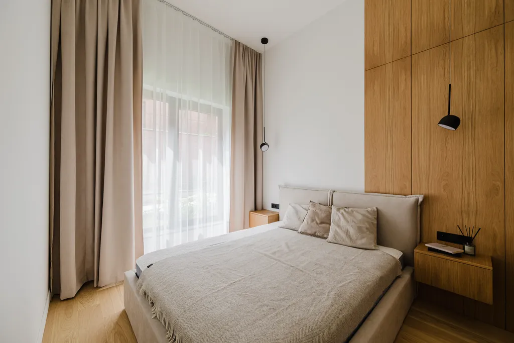 Frame from a compact apartment with oak veneer