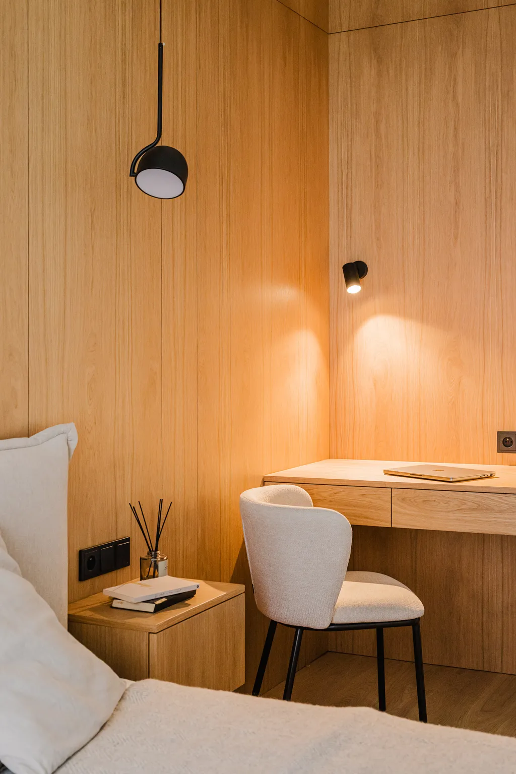 Frame from a compact apartment with oak veneer